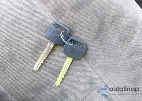 2002 Toyota Sienna Le z USA, uszkodzony, nr VIN 4T3ZF13C92U422834